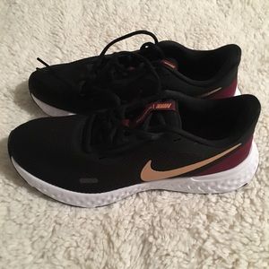women's nike revolution 5 black metallic copper